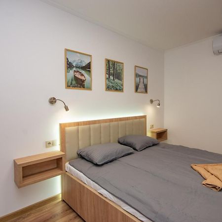 Csaladi Kikoeto Apartman ยูลา ภายนอก รูปภาพ