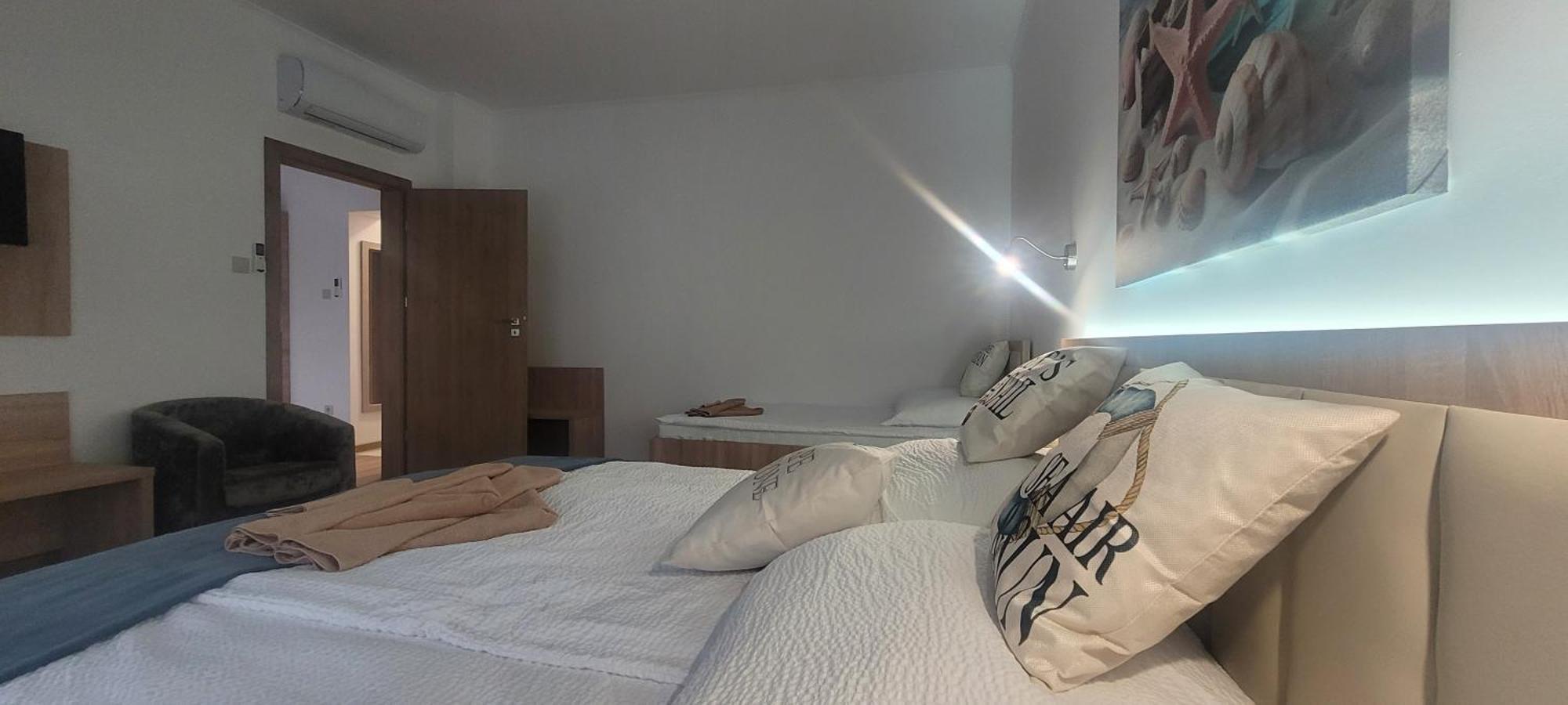 Csaladi Kikoeto Apartman ยูลา ภายนอก รูปภาพ