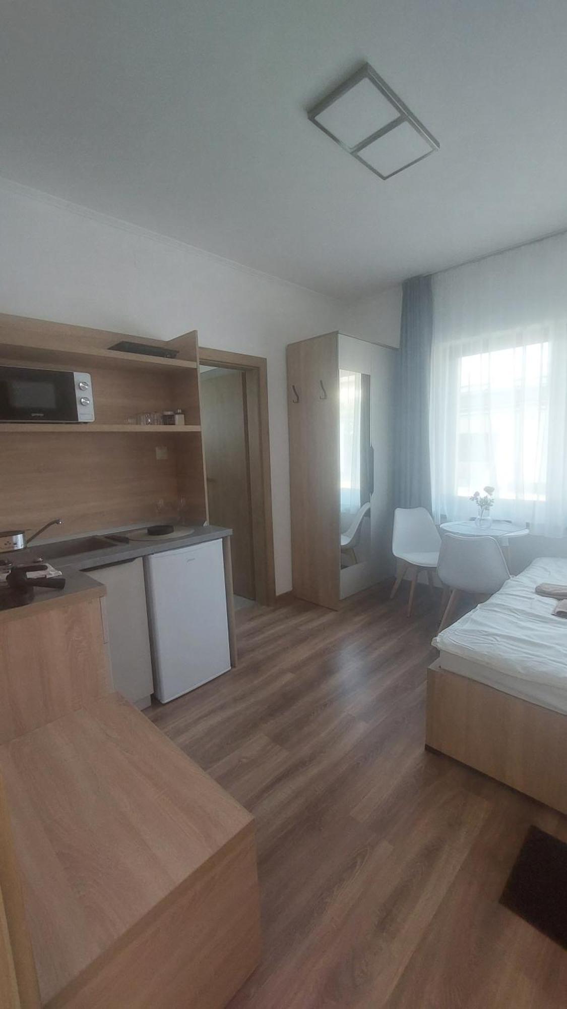 Csaladi Kikoeto Apartman ยูลา ภายนอก รูปภาพ