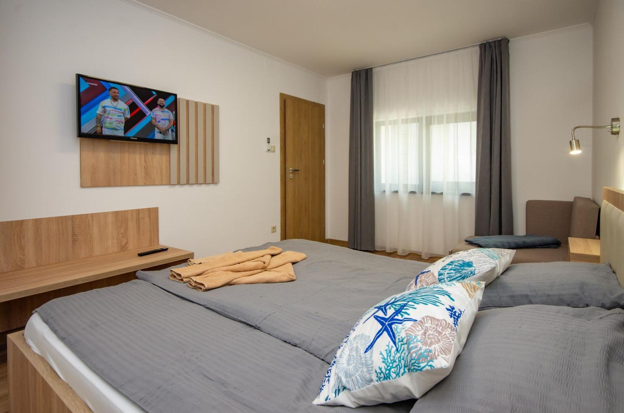 Csaladi Kikoeto Apartman ยูลา ภายนอก รูปภาพ