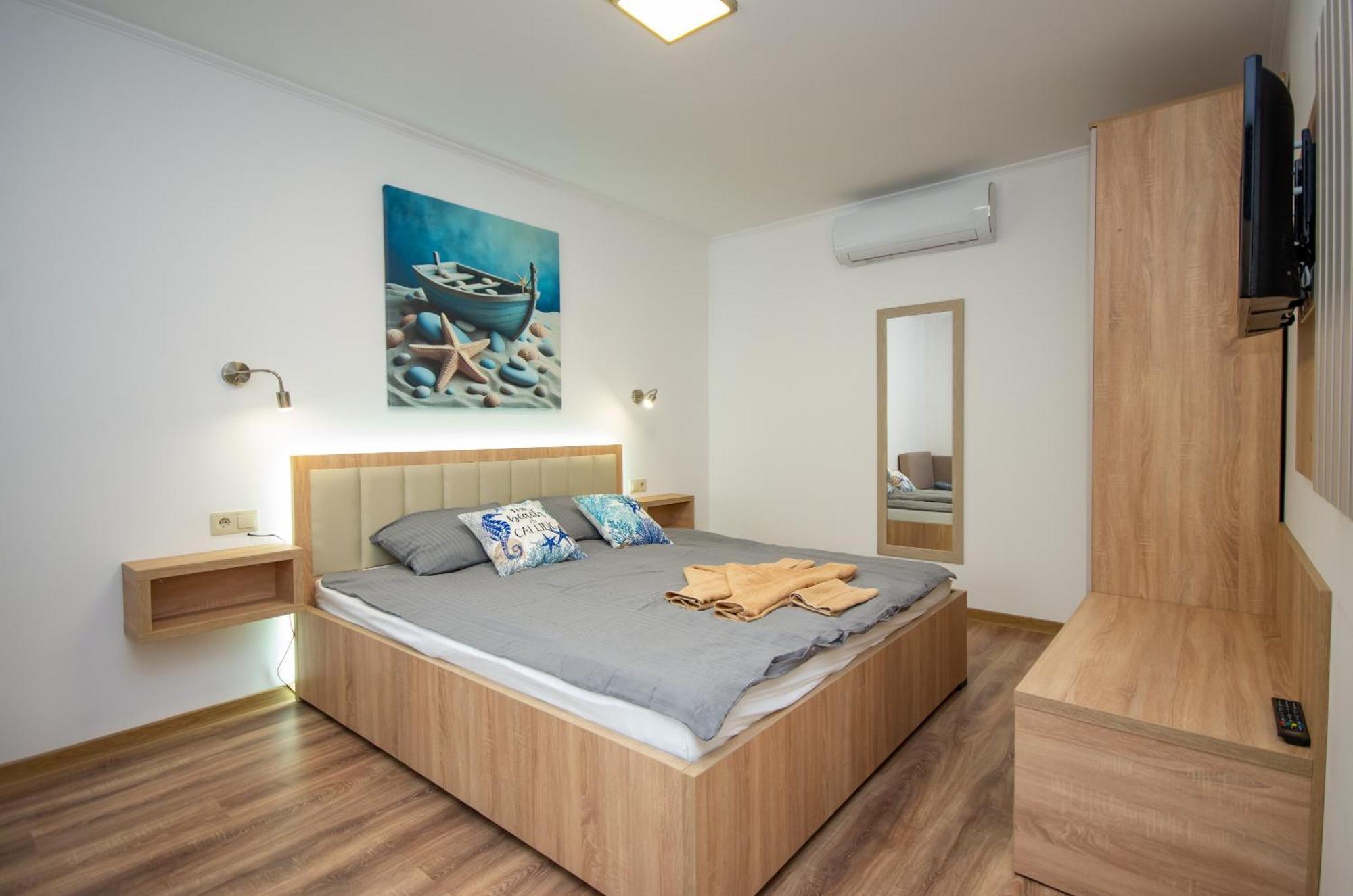Csaladi Kikoeto Apartman ยูลา ภายนอก รูปภาพ