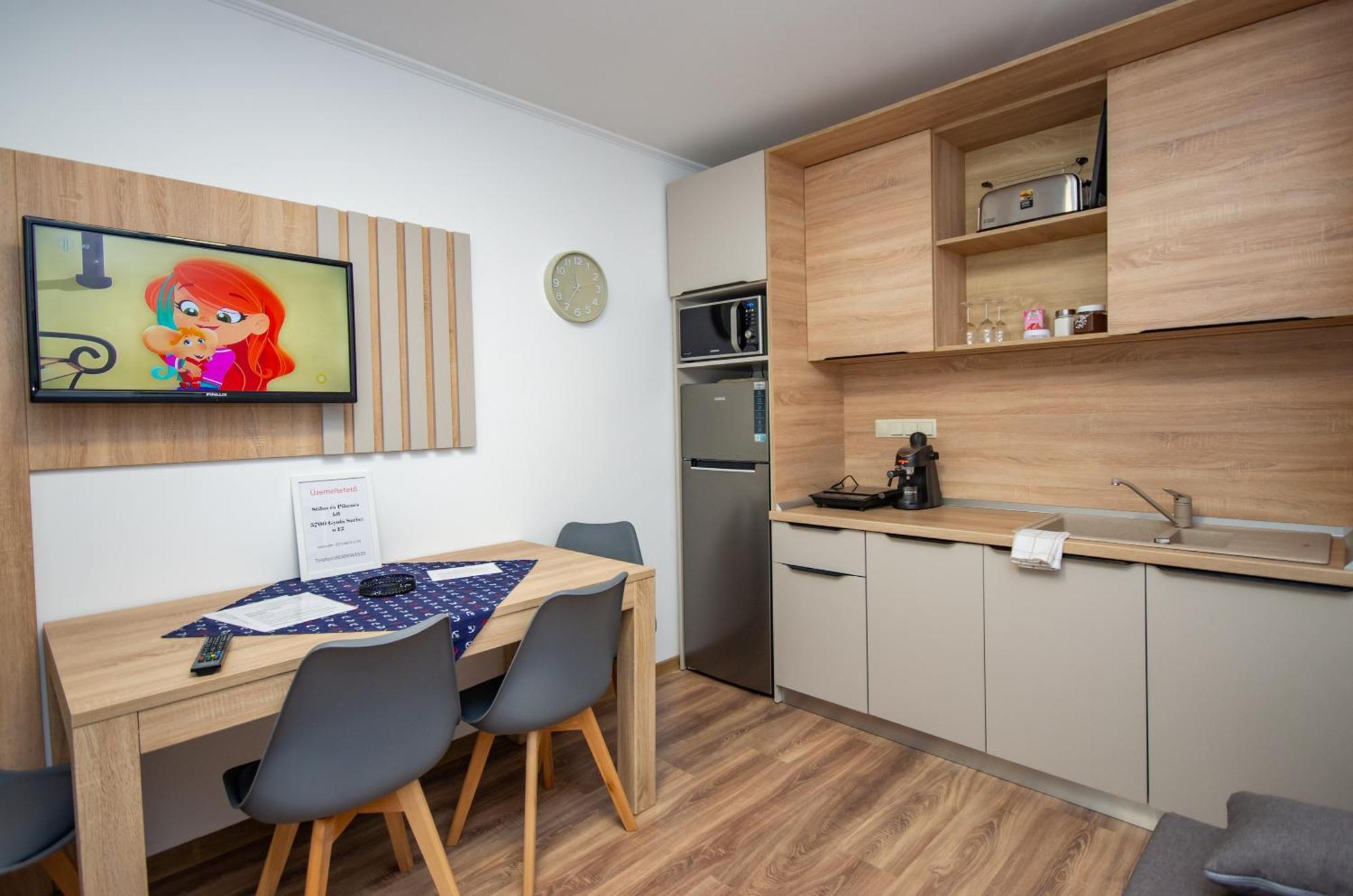 Csaladi Kikoeto Apartman ยูลา ภายนอก รูปภาพ