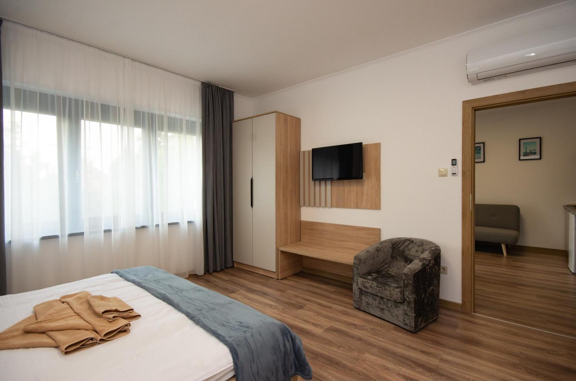 Csaladi Kikoeto Apartman ยูลา ภายนอก รูปภาพ