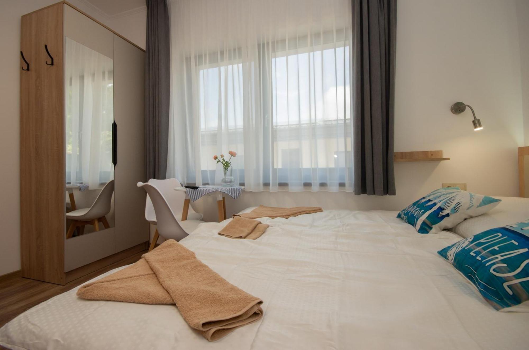 Csaladi Kikoeto Apartman ยูลา ภายนอก รูปภาพ