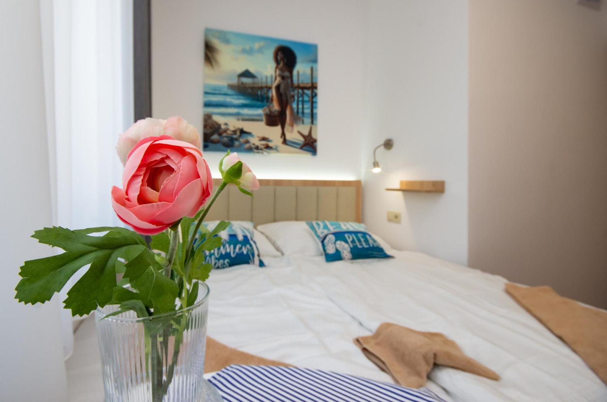 Csaladi Kikoeto Apartman ยูลา ภายนอก รูปภาพ