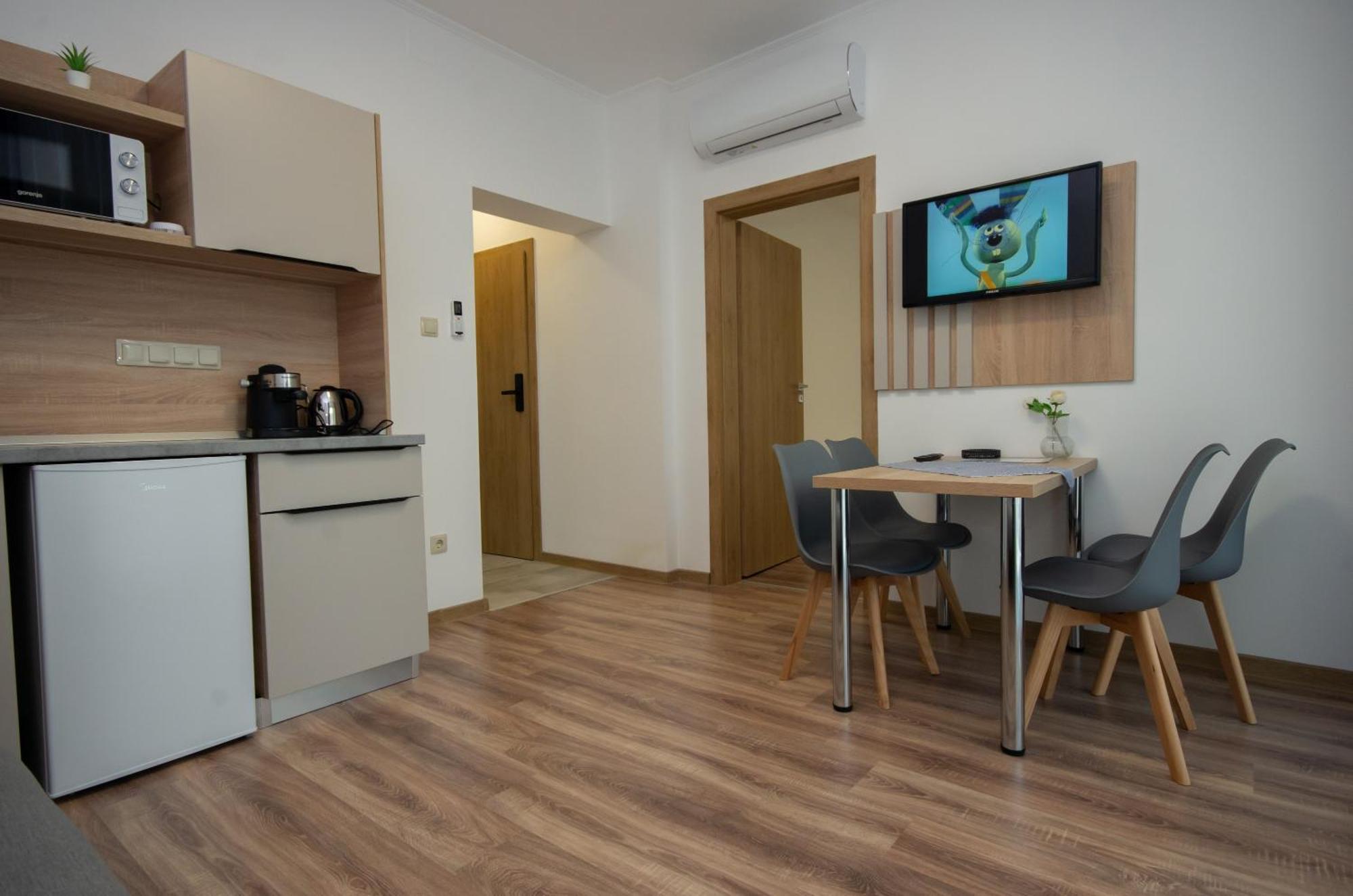 Csaladi Kikoeto Apartman ยูลา ภายนอก รูปภาพ