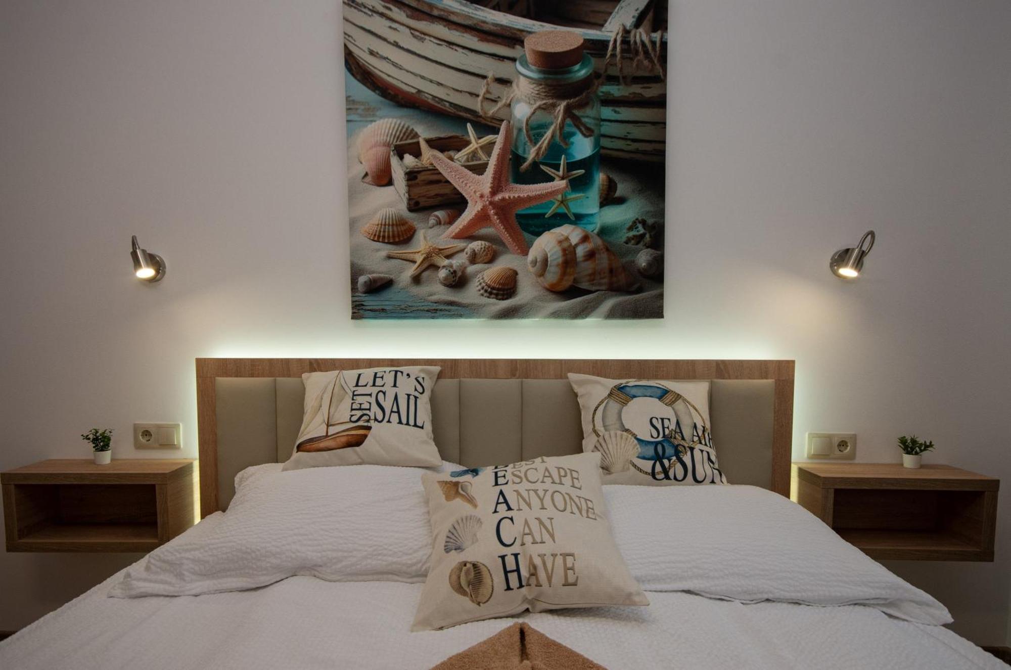 Csaladi Kikoeto Apartman ยูลา ภายนอก รูปภาพ